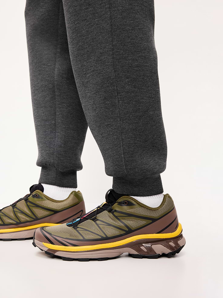 L'image numéro 5 présente Pantalon de jogging coupe généreuse en molleton raffiné