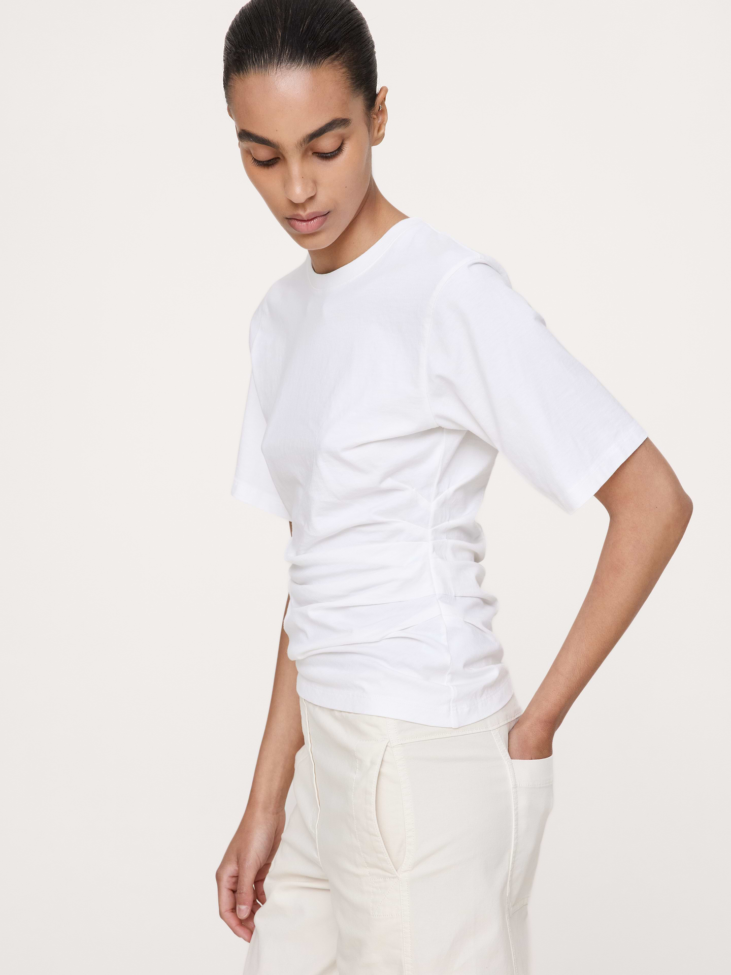 L'image numéro 3 présente T-shirt rétro froncé sur les côtés en coton