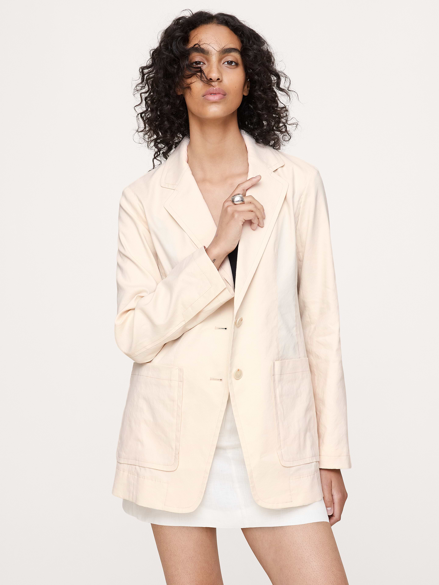 L'image numéro 1 présente Blazer décontracté en lin et viscose extensible