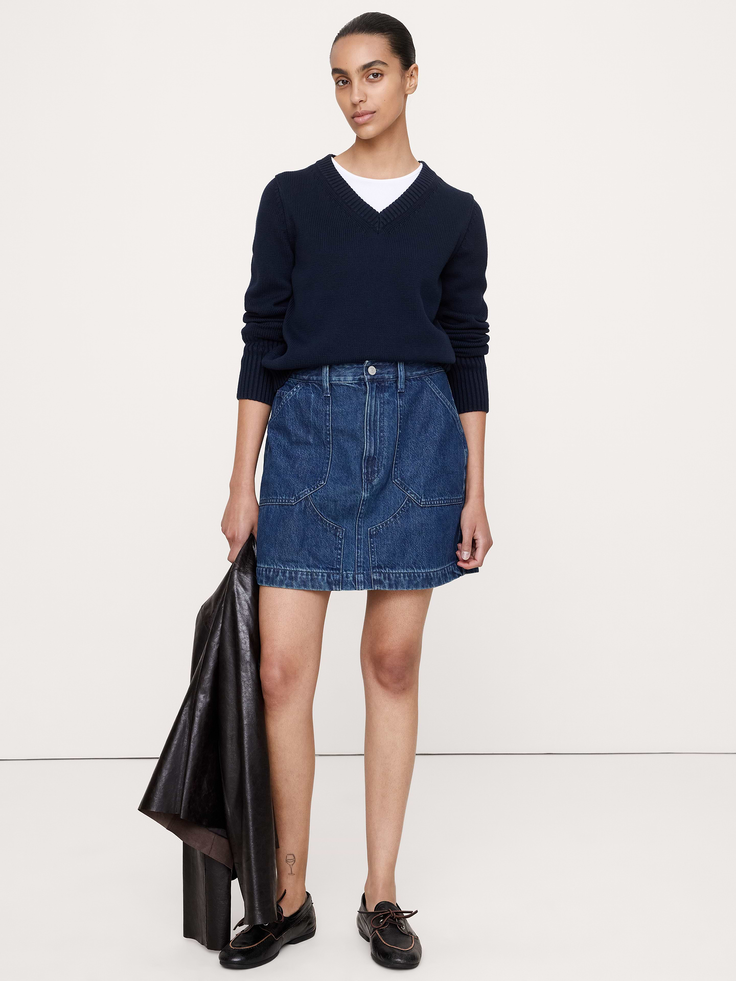 L'image numéro 1 présente Jupe courte en denim