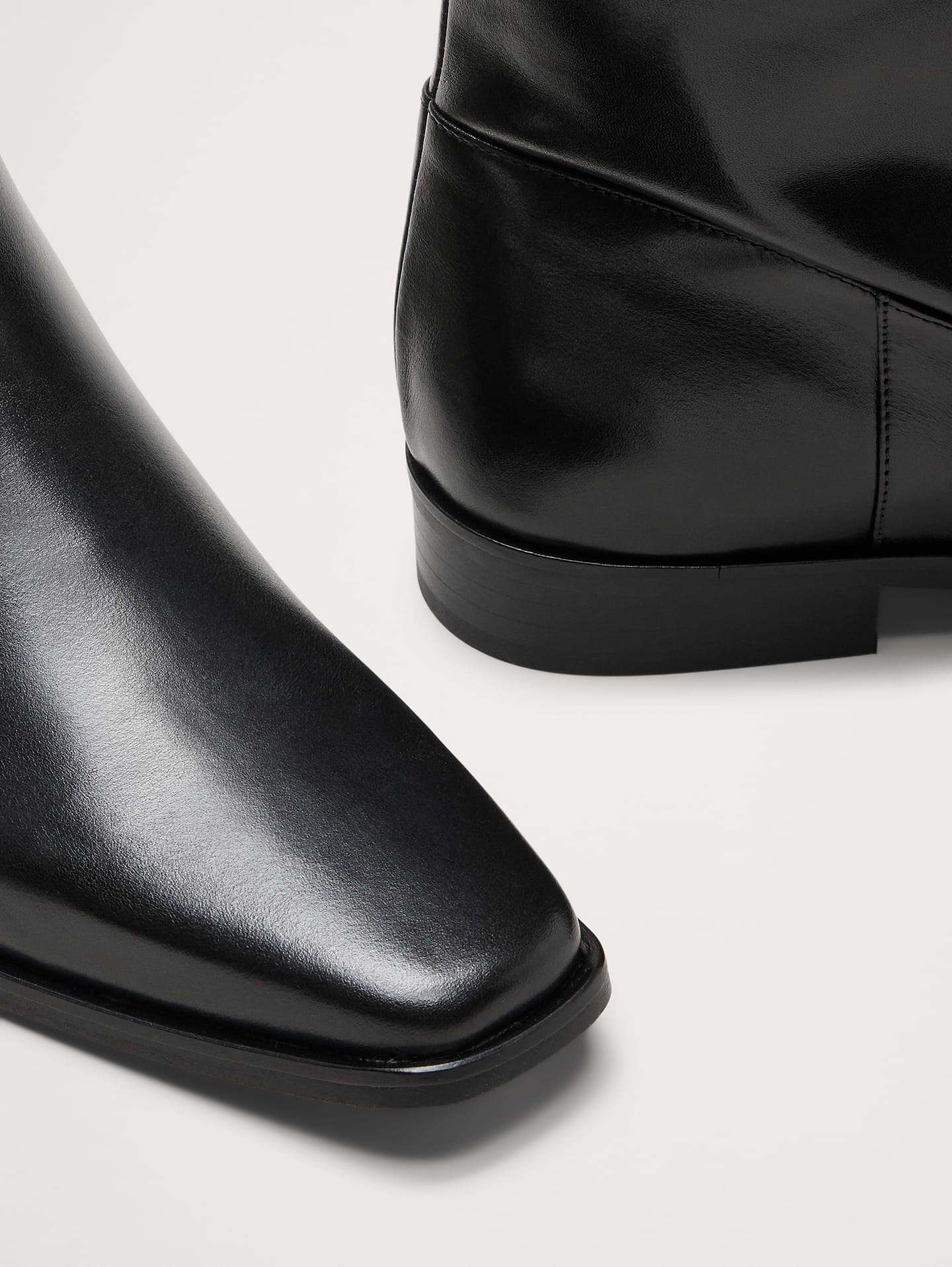 L'image numéro 5 présente Botte cavalière en cuir italien