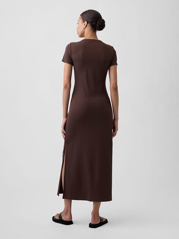 Modern Ribbed Maxi Dress
