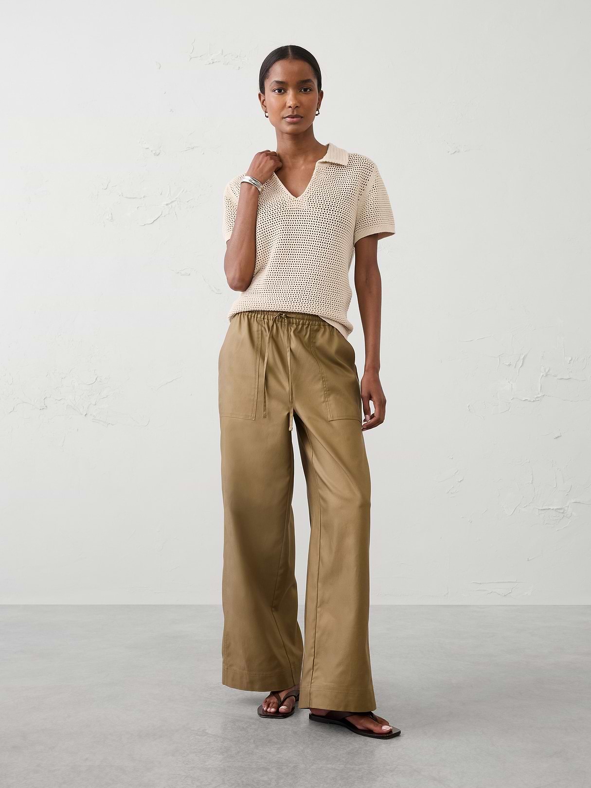 Wide-Leg Mid-Rise Utility Painters Twill Pull-On Pant | Banana