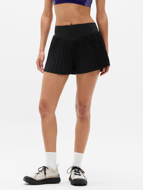 Featherweight Plissé Run Short