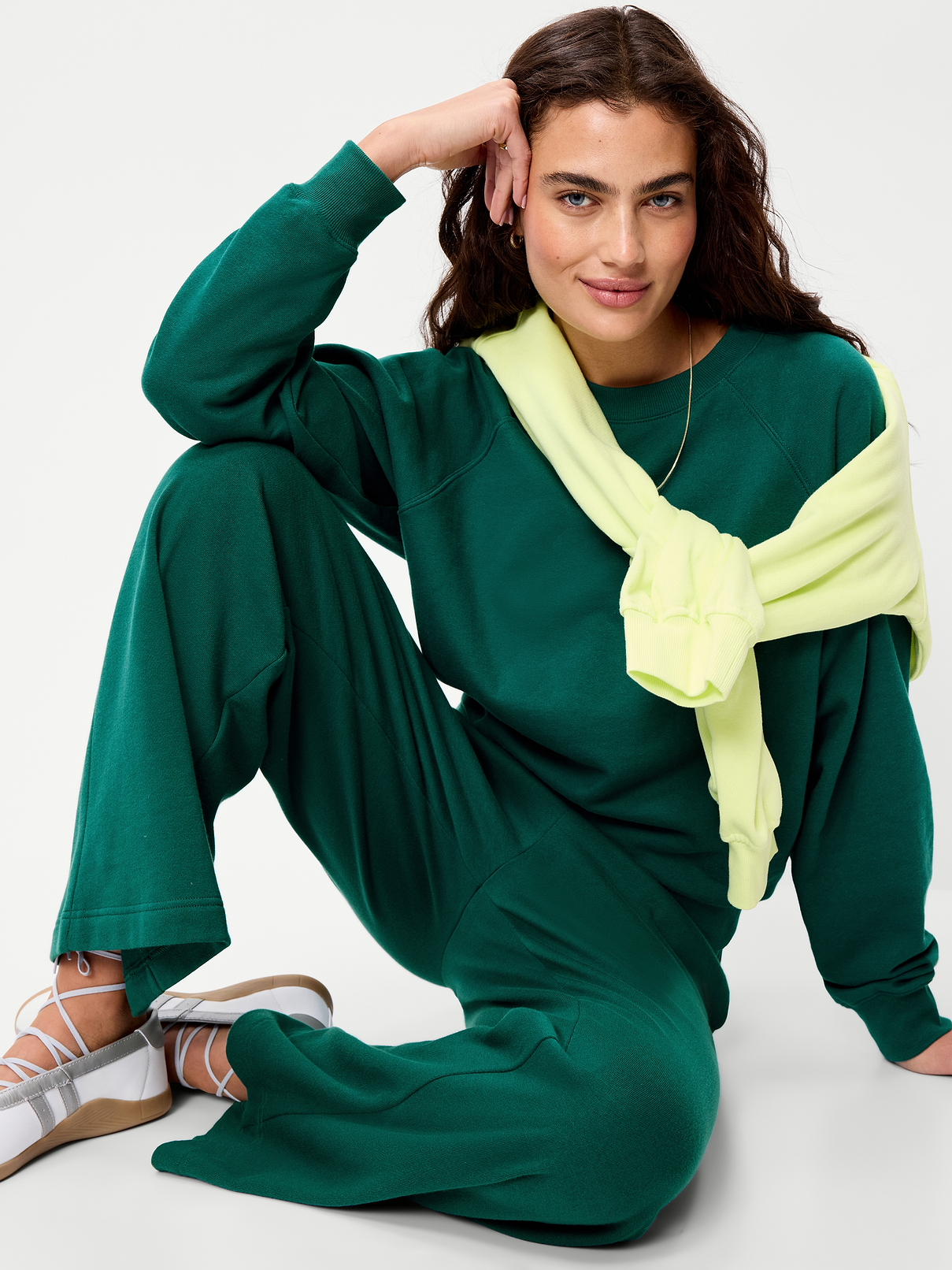 Image number 3 showing, Oversized Raglan Sweatshirt