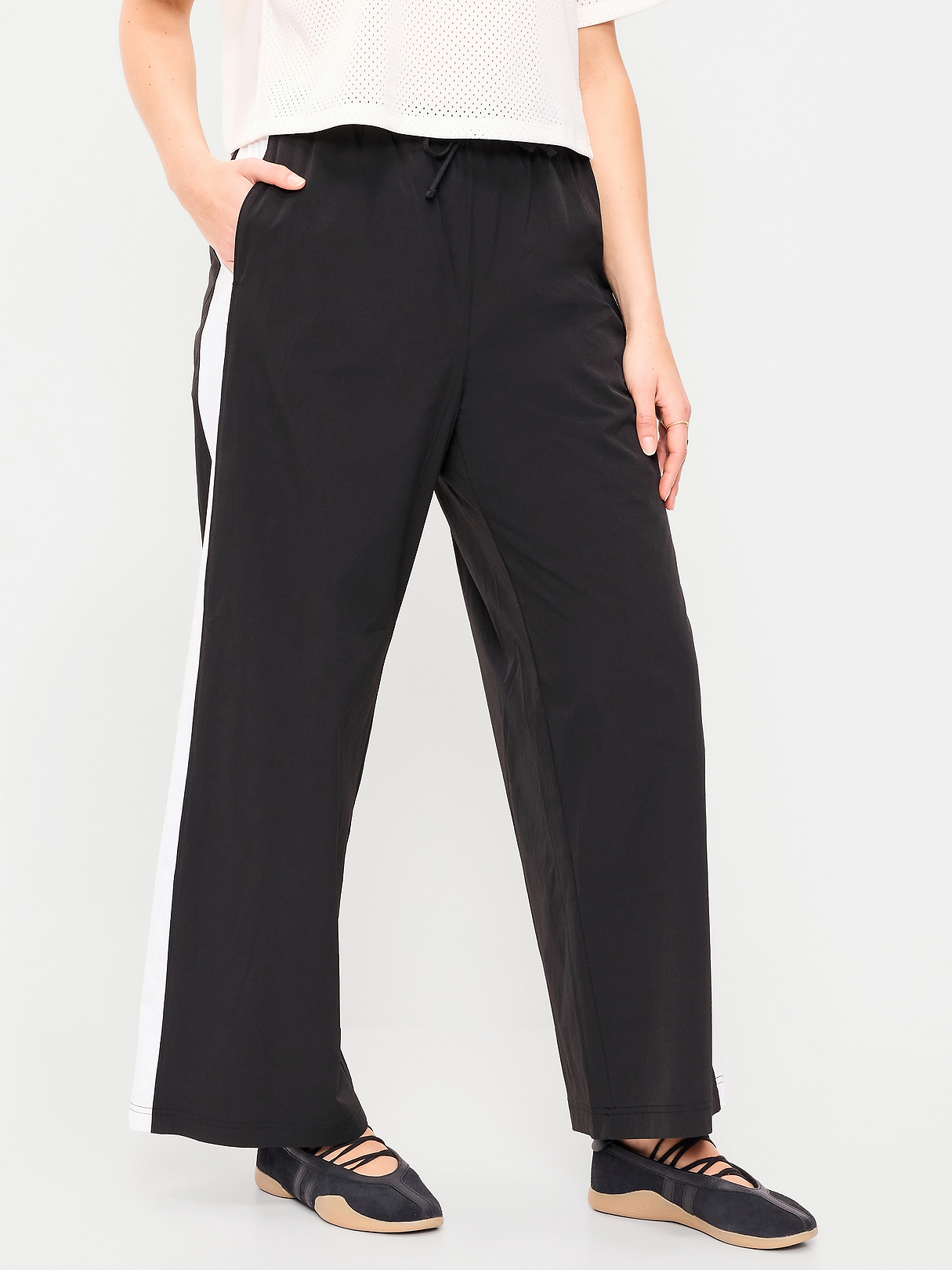 High-Waisted TrekTech Lightweight Woven Active Pants | Old Navy