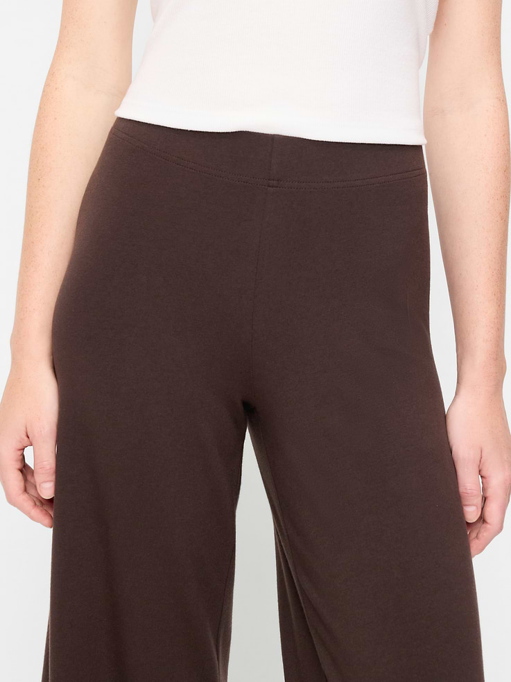 L'image numéro 4 présente Legging jambe large tendance à taille haute