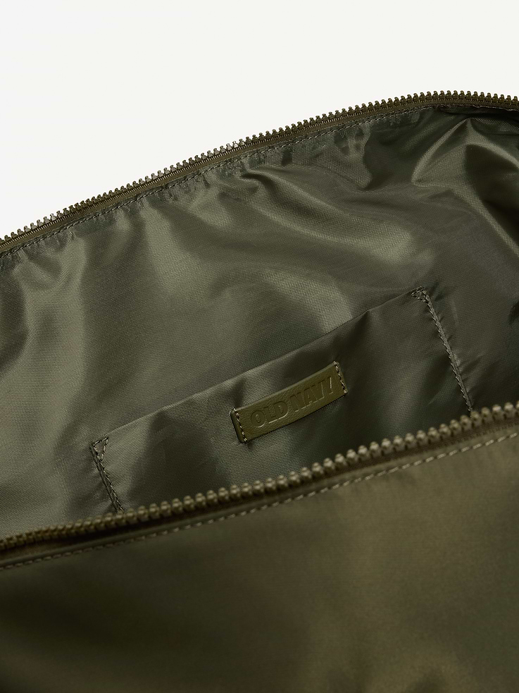 Image 4 of 5, Weekender Bag