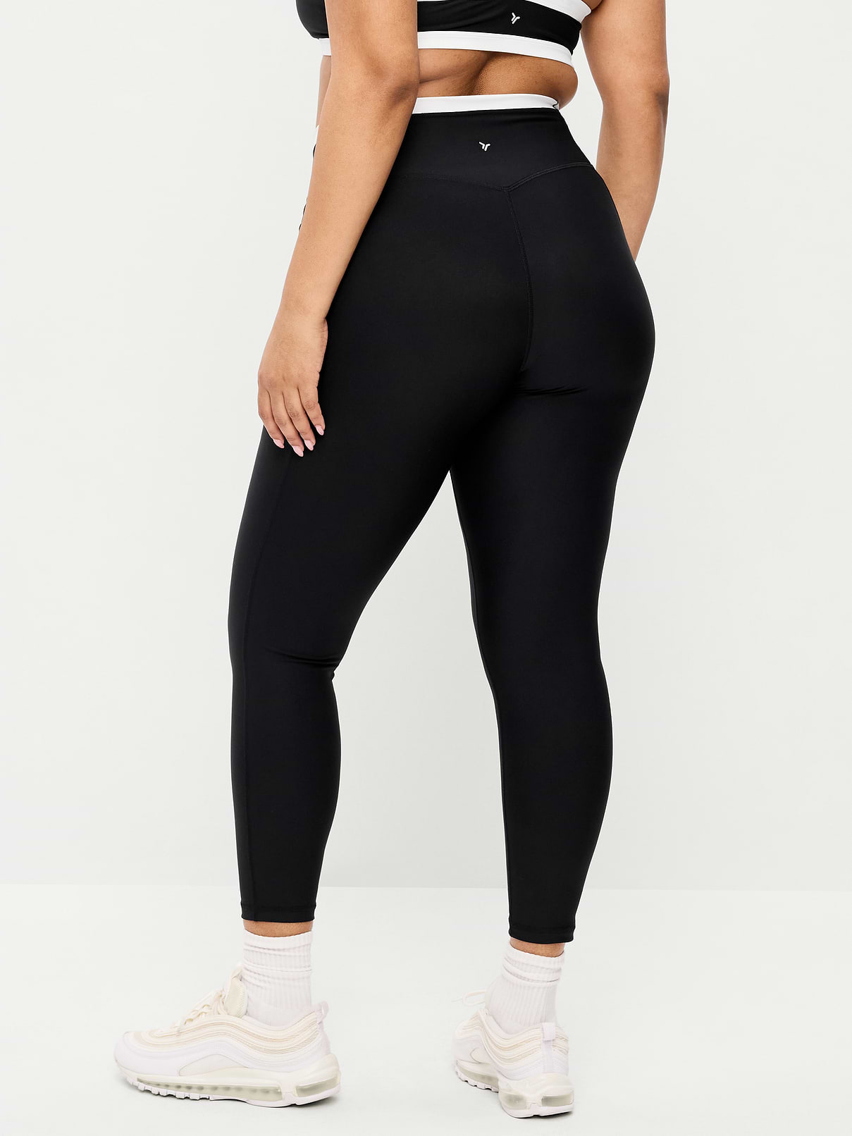 Image 6 of 9, Extra-High Waisted PowerSoft Boundless 7/8 Pocket Leggings – No Front Seam