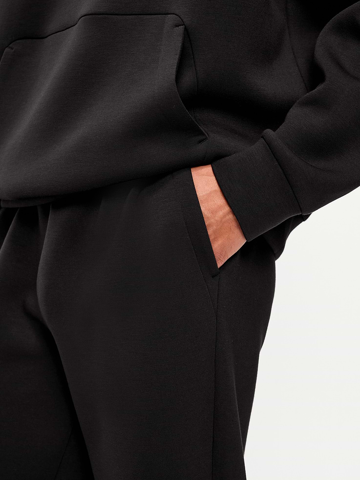 L'image numéro 4 présente Pantalon de jogging coupe généreuse en molleton raffiné