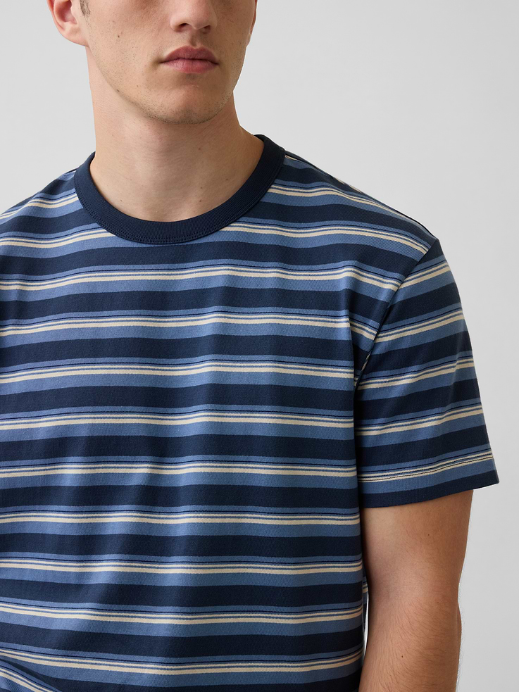 Image number 4 showing, Adult Heavyweight Crop T-Shirt