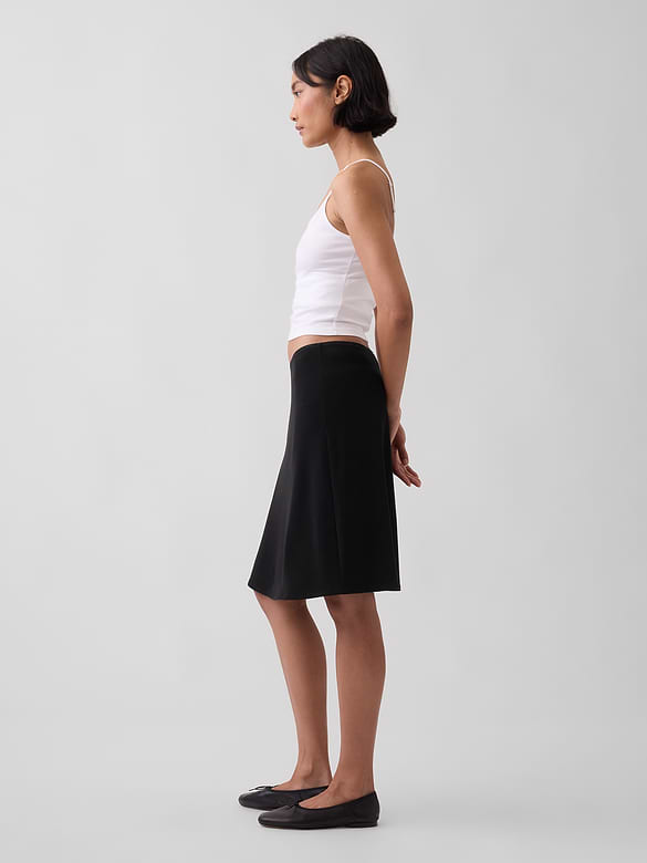 Easy Knee-Length Skirt