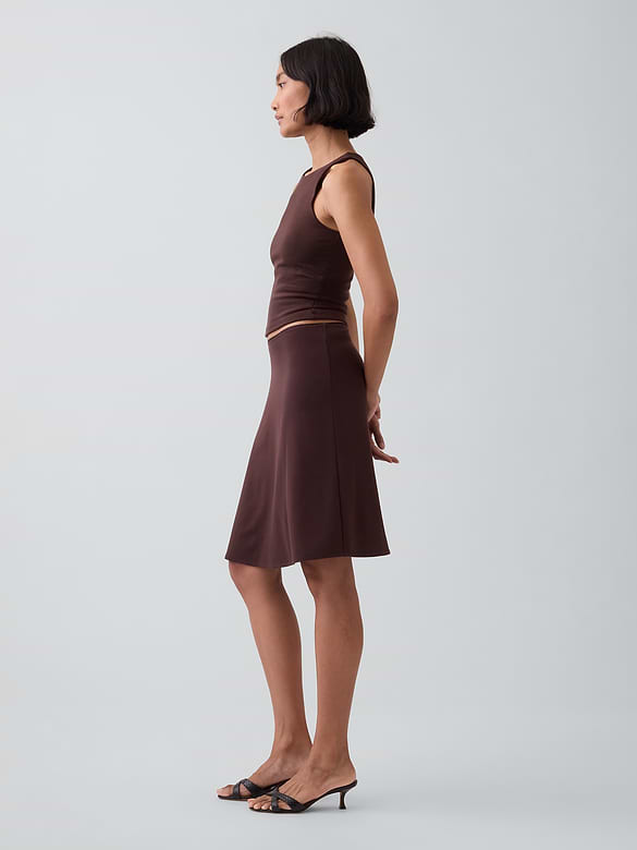 Easy Knee-Length Skirt