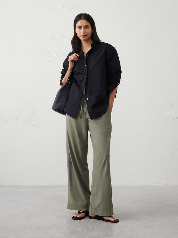 Wide-Leg Mid-Rise Airstretch Pant