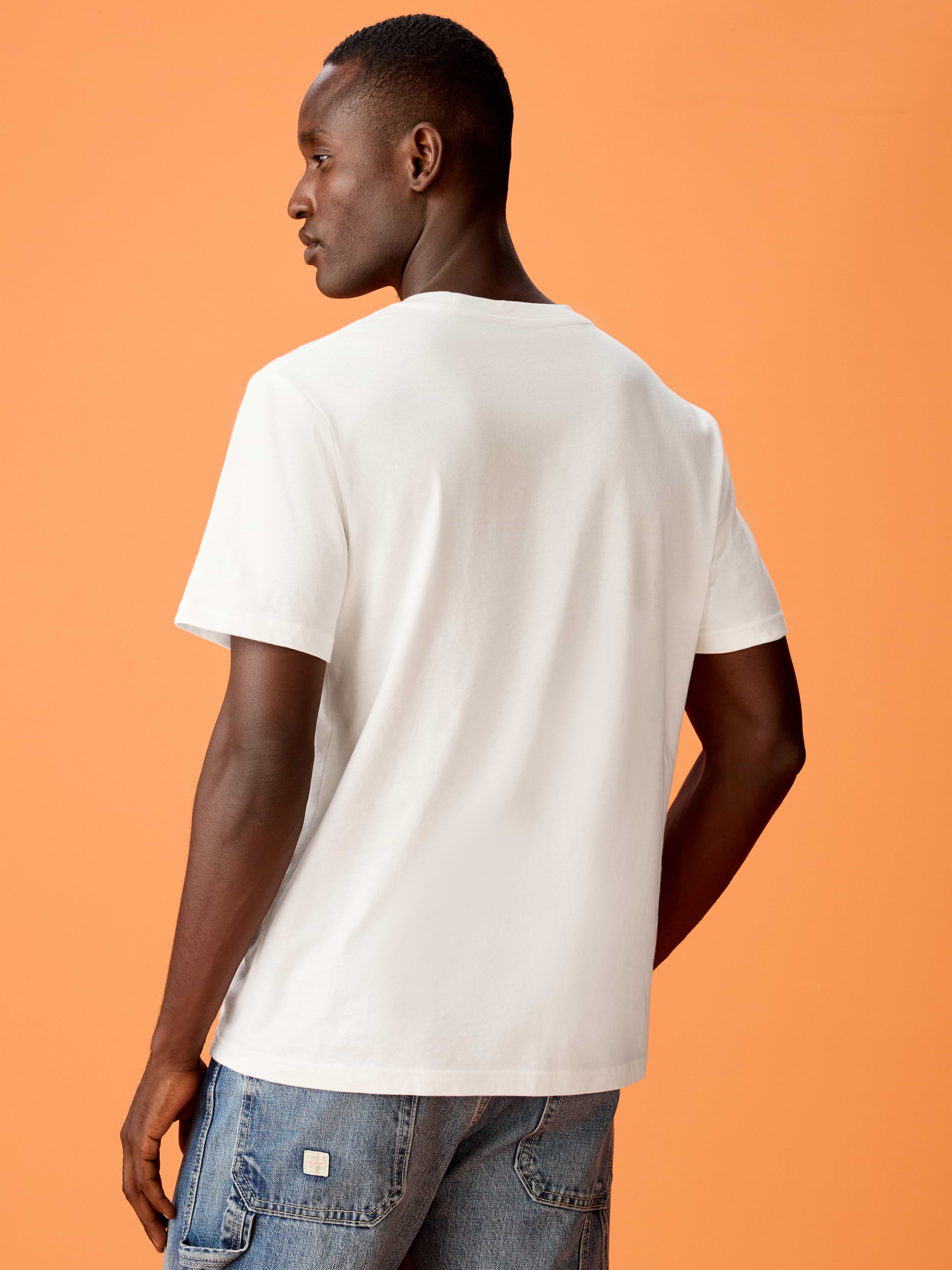 L'image numéro 2 présente T-shirt à imprimé Old Navy x Disney pour adulte