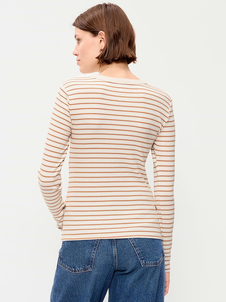 L'image numéro 2 présente T-shirt ras du cou moulant à manches longues