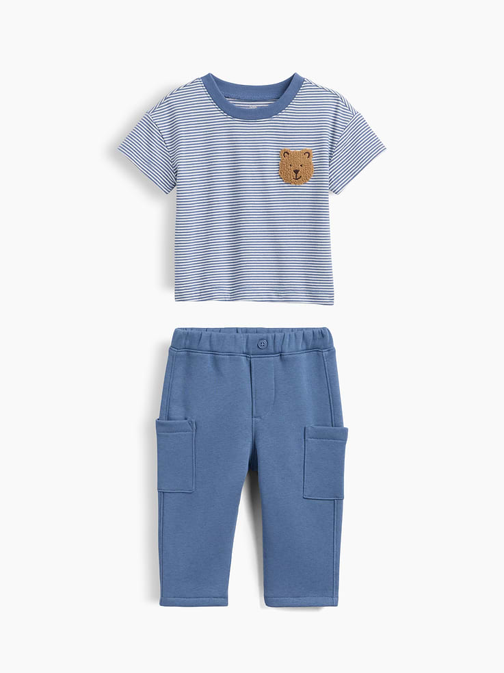 L'image numéro 1 présente Ensemble avec pantalon cargo à motif d’ourson Brannan pour Bébé