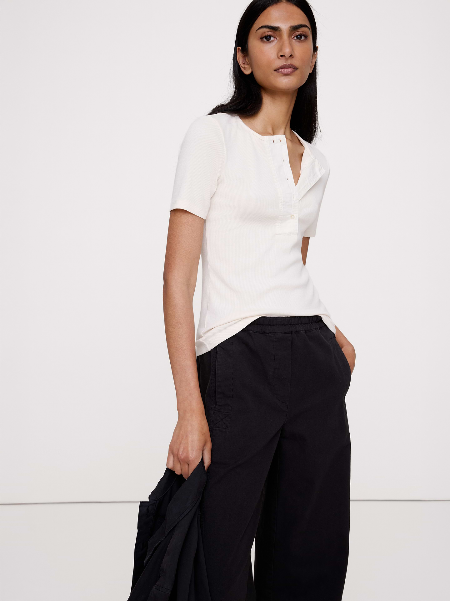 L'image numéro 1 présente Haut à encolure henley en tricot côtelé
