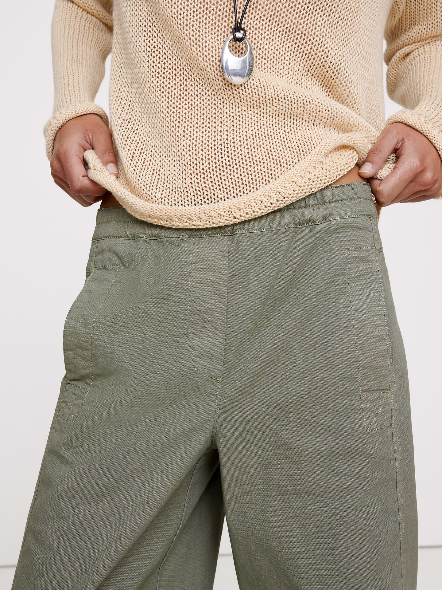 L'image numéro 3 présente Pantalon de peintre décontracté à taille mi-basse extensible