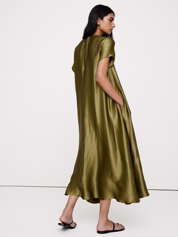 Robe trapèze en satin italien