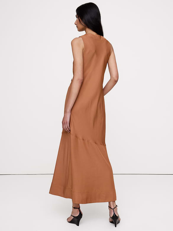 Robe mi-longue boutonnée en viscose