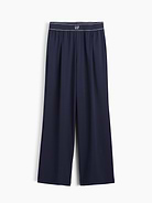 L'image numéro 7 présente Pantalon confort à plis à logo GapFit