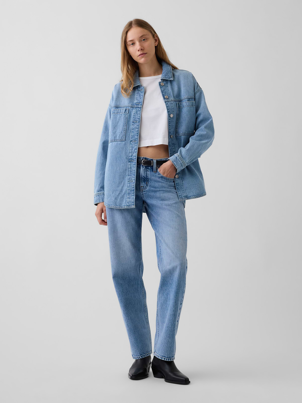 Mid Rise Straight Taper Jeans - Light wash by Gap