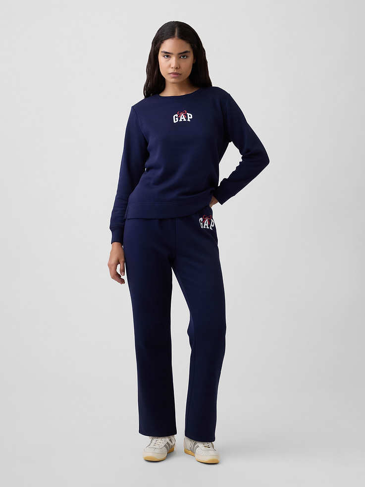 Image number 3 showing, Relaxed Gap Logo Sweatshirt