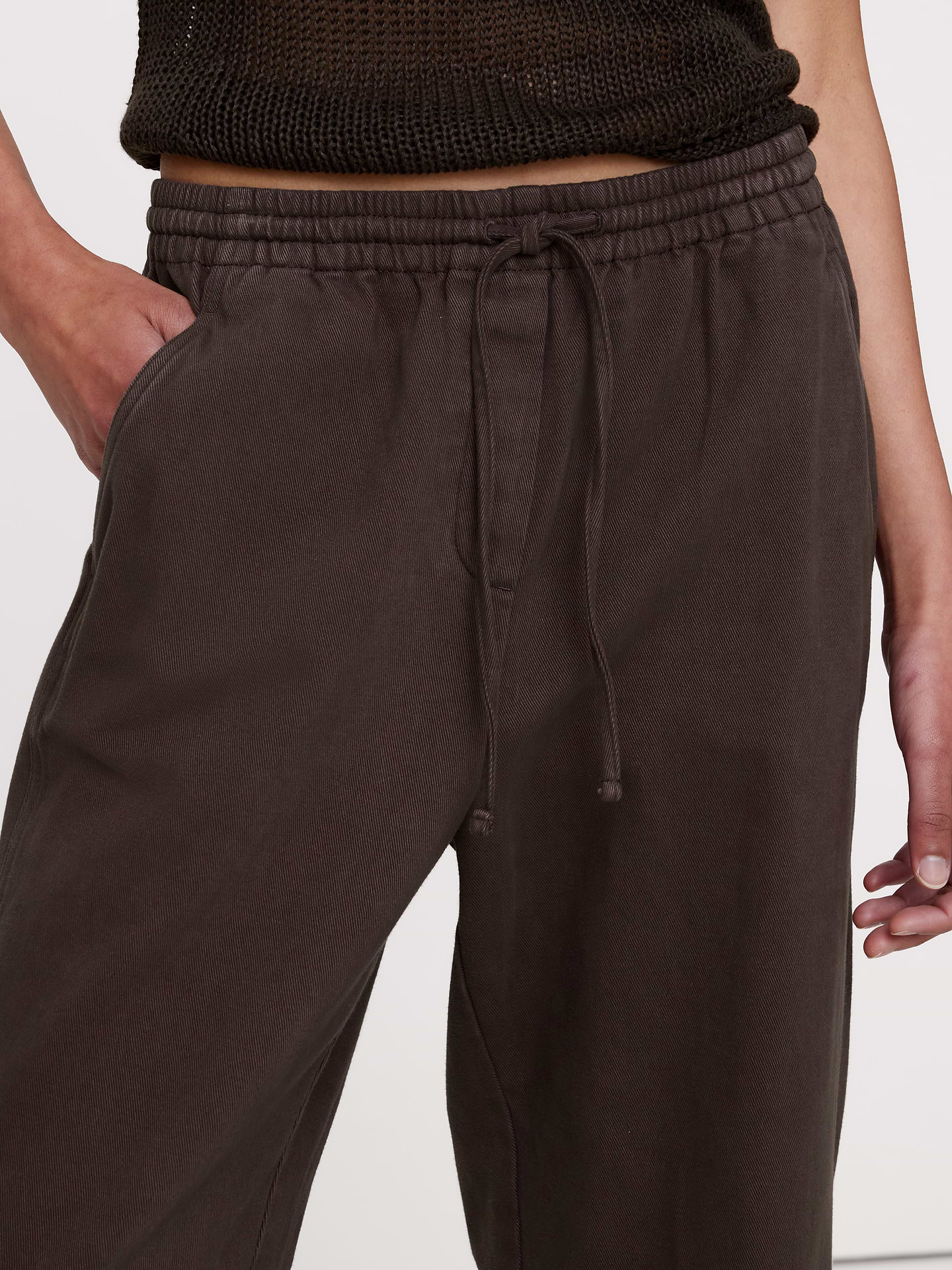 L'image numéro 7 présente Pantalon à jambe droite en coton Escapade