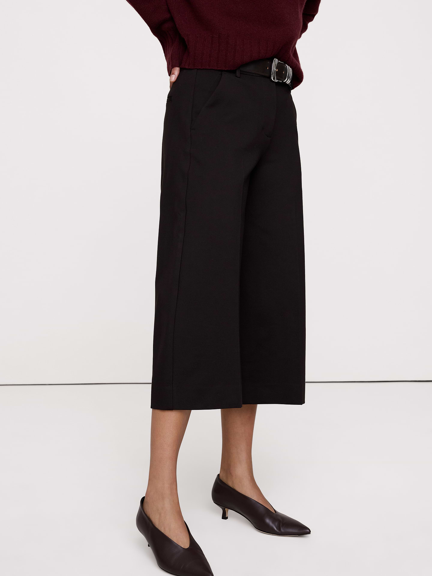 L'image numéro 4 présente Pantalon gaucho à taille haute en tricot point de Rome