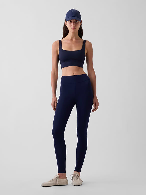GapFit Smooth Square-Neck Sports Bra