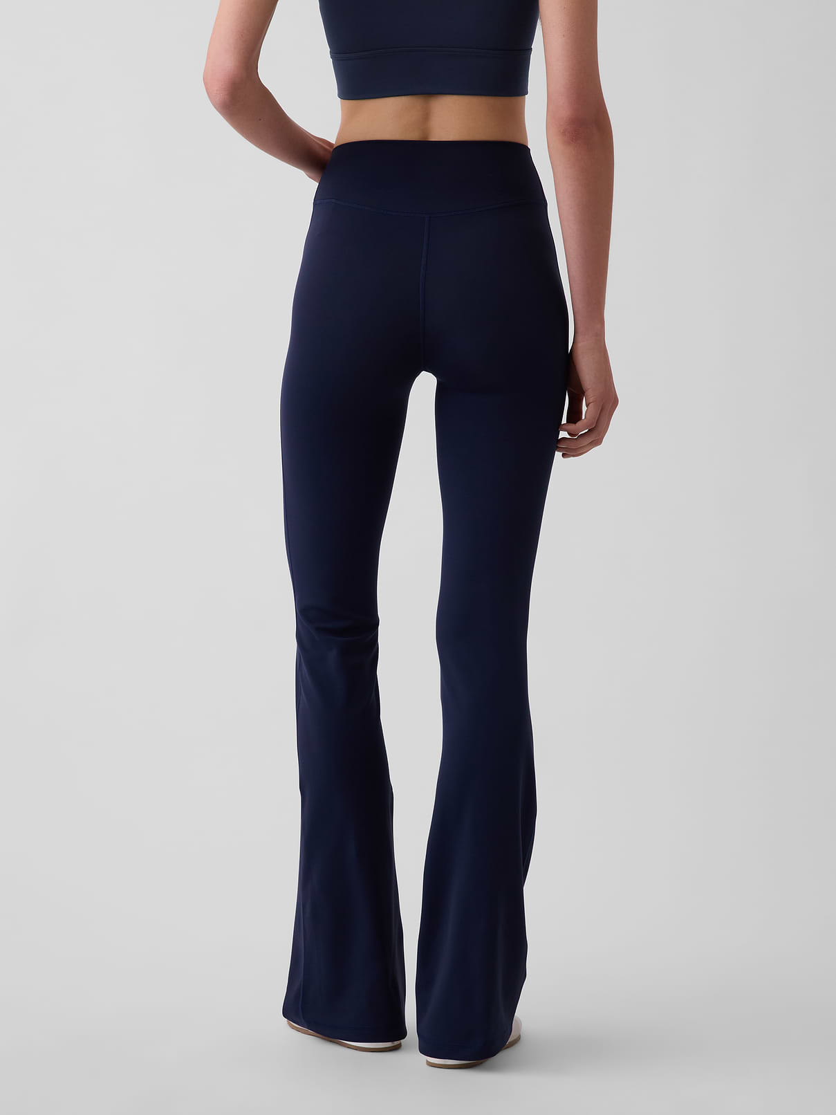 Image number 4 showing, GapFit Smooth High Rise Baby Boot Leggings