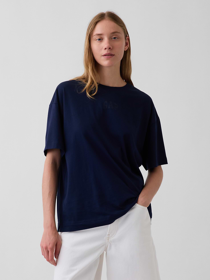 Image 1 of 5, Soft cotton jersey T-shirt. In an oversized fit and longer length., Crewneck., Elbow sleeves with drop shoulders., Gap logo at front., Made with 100% organically grown cotton, which is grown without the use of synthetic pesticides and fertilizers., Product #1185080