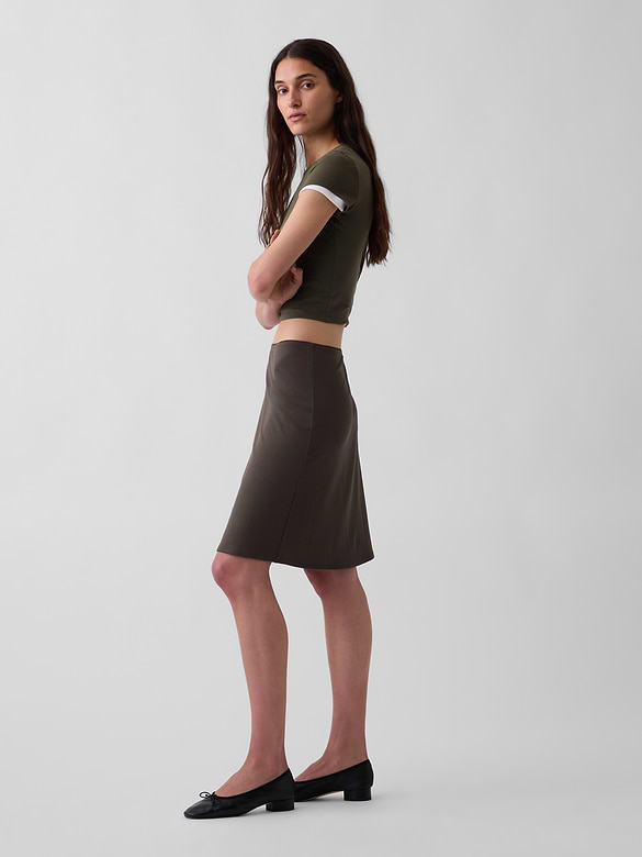 Easy Knee-Length Skirt