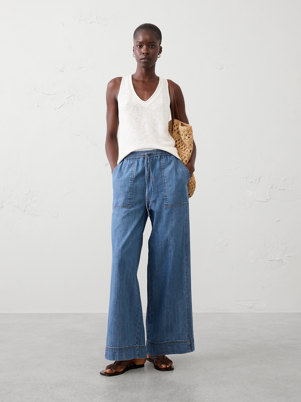 Relaxed-Fit Wide-Leg Mid-Rise Pull-On Painters Jean | Banana
