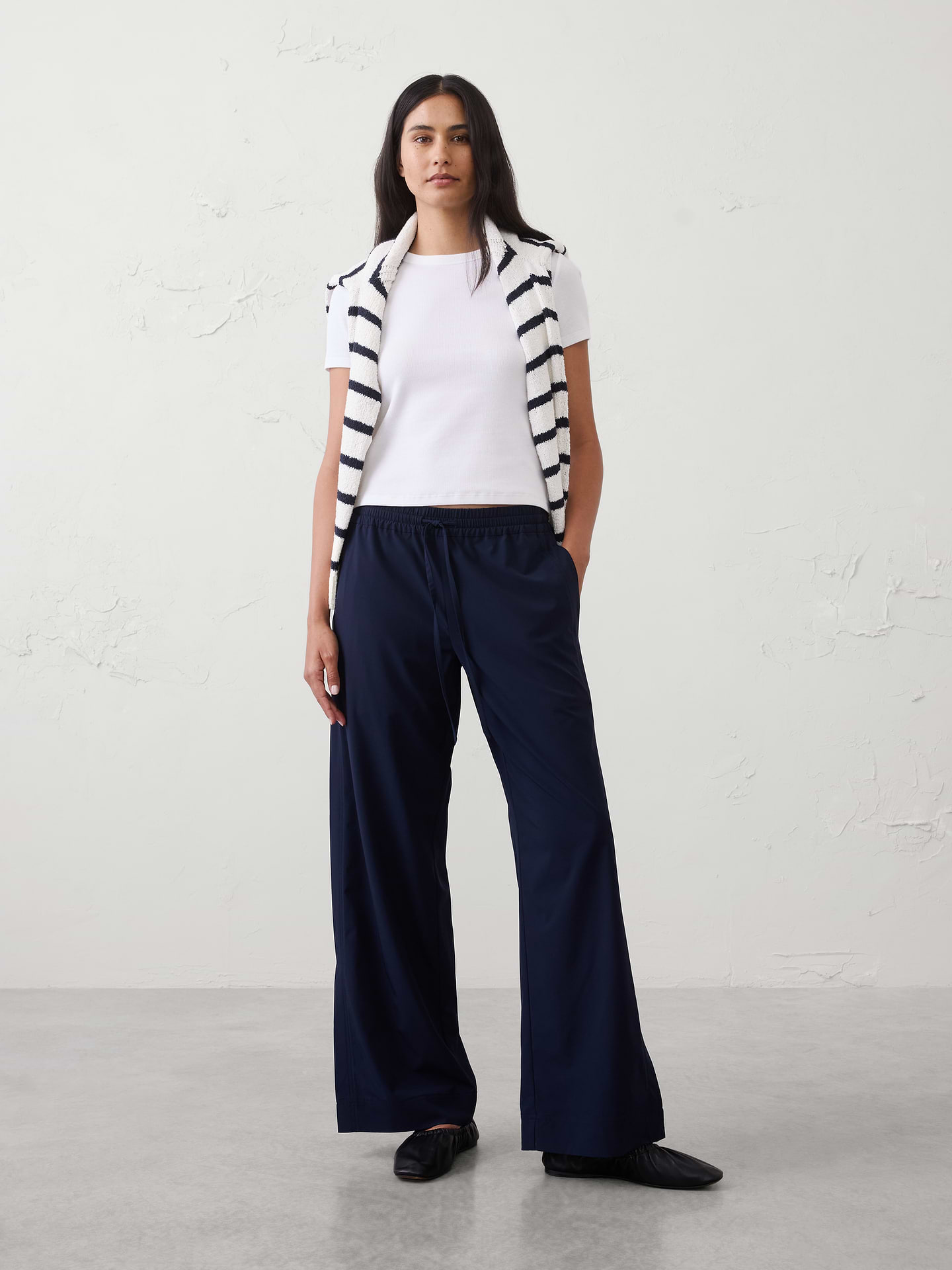Image number 1 showing, Wide-Leg Mid-Rise Airstretch Pant