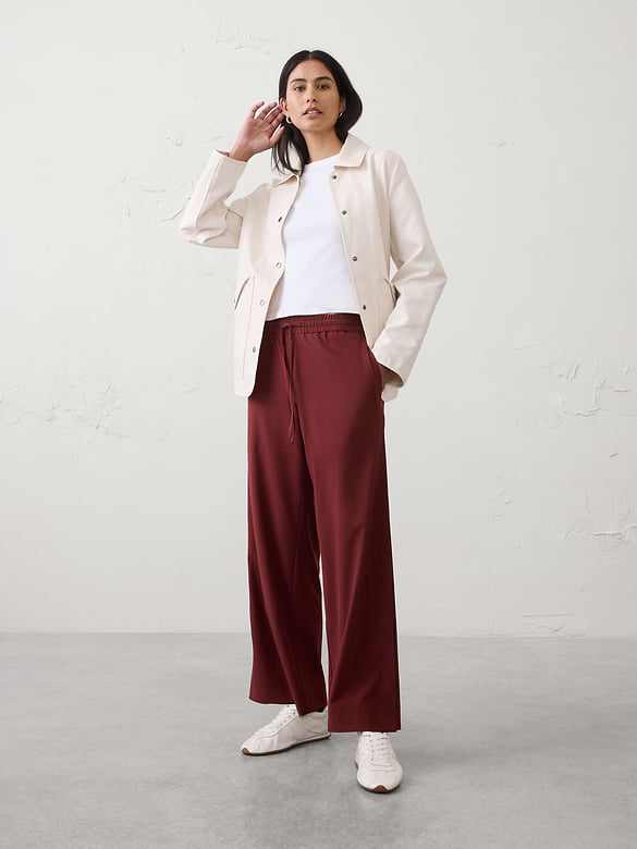 Wide-Leg Mid-Rise Airstretch Pant