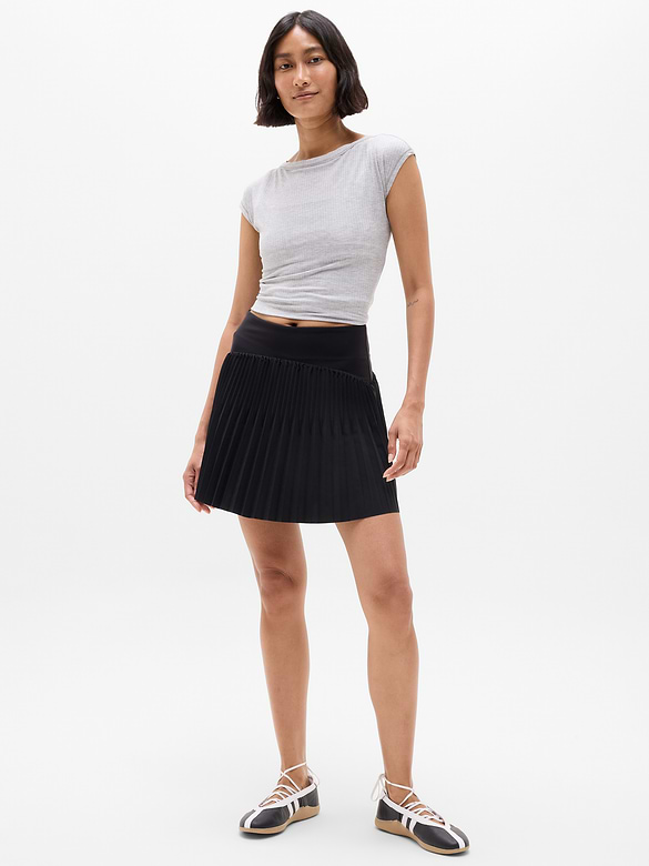 Featherweight Plissé Skort
