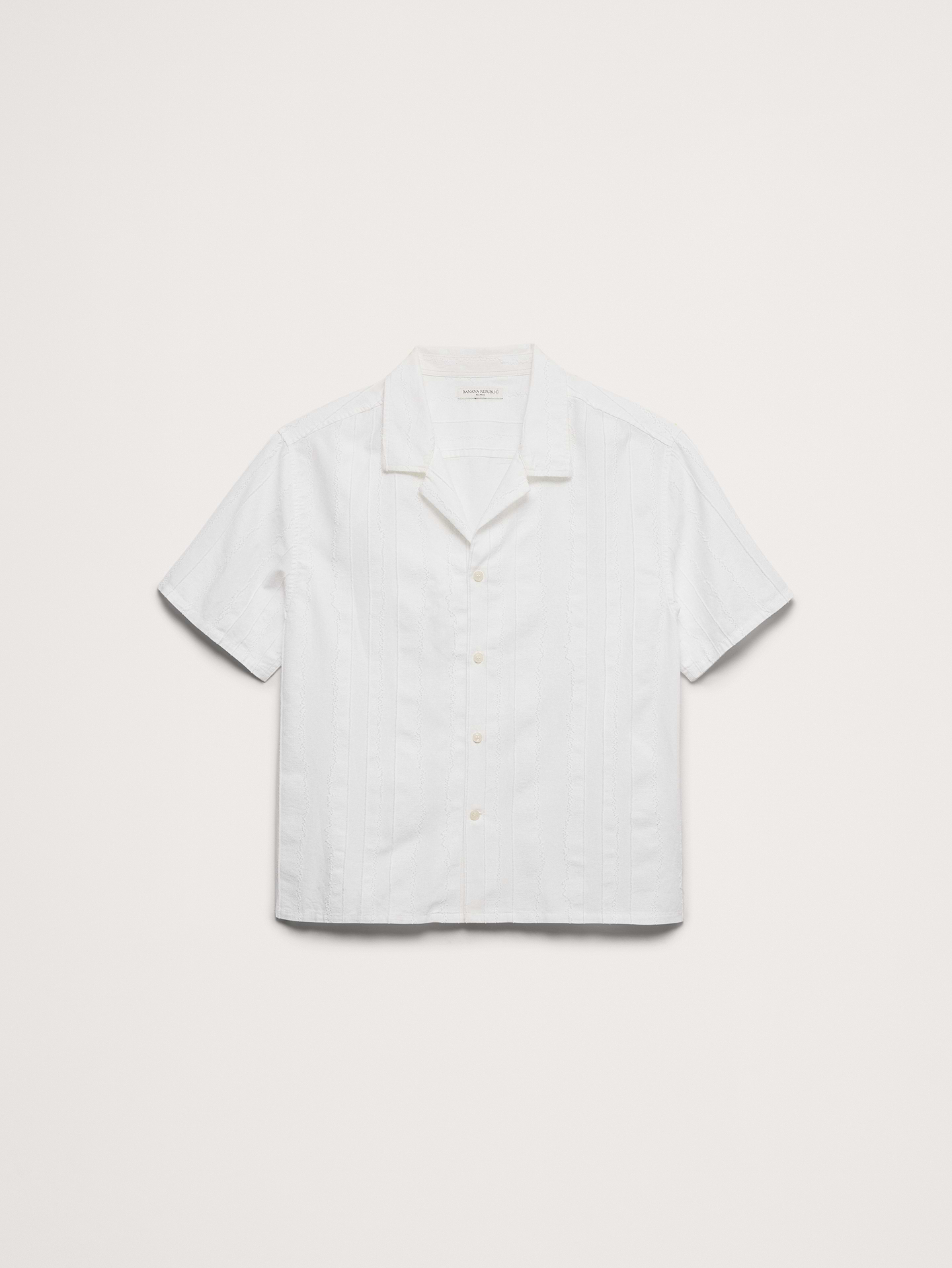 L'image numéro 4 présente Chemise de vacances décontractée en jacquard de coton et de lin