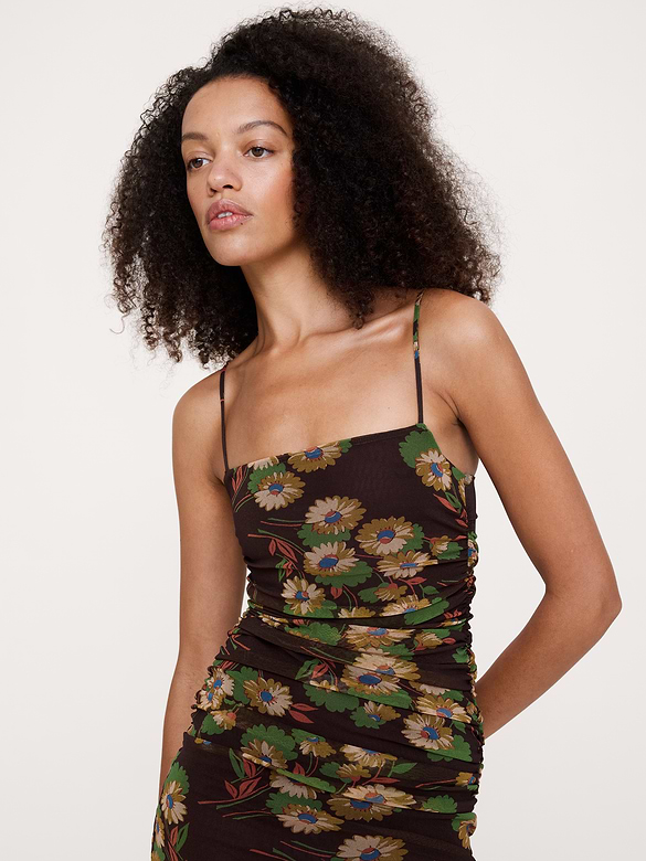 Robe mi-longue froncée à mailles