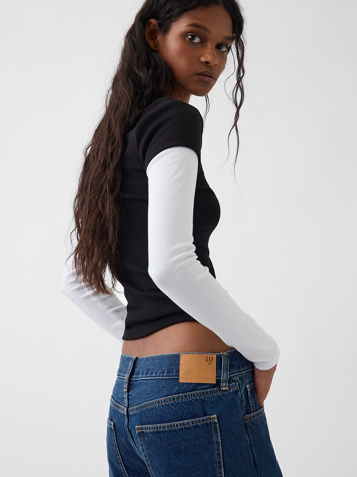 L'image numéro 6 présente Le jean ample à taille basse Hailey