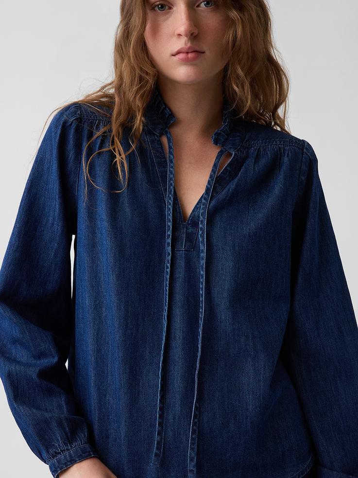 L'image numéro 4 présente Chemisier à enfiler en denim à col écharpe