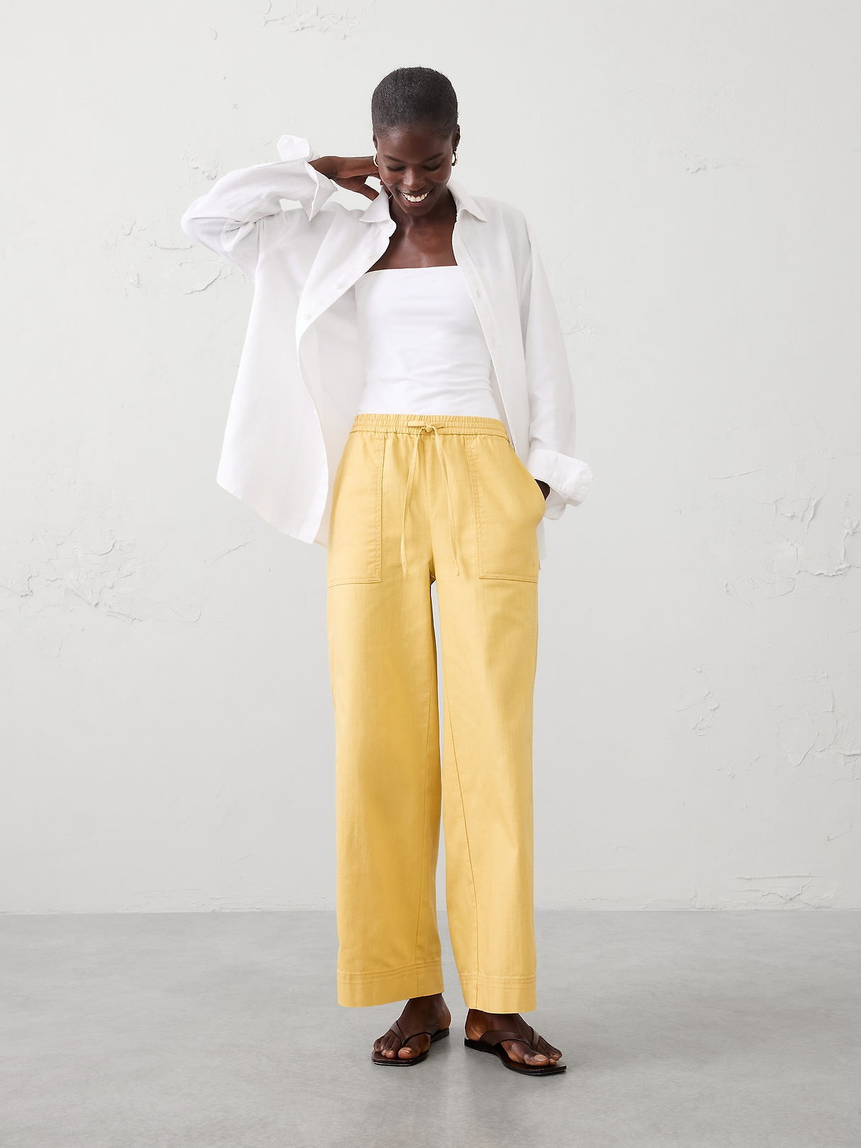 Relaxed-Fit Wide-Leg Mid-Rise Pull-On Painters Jean | Banana