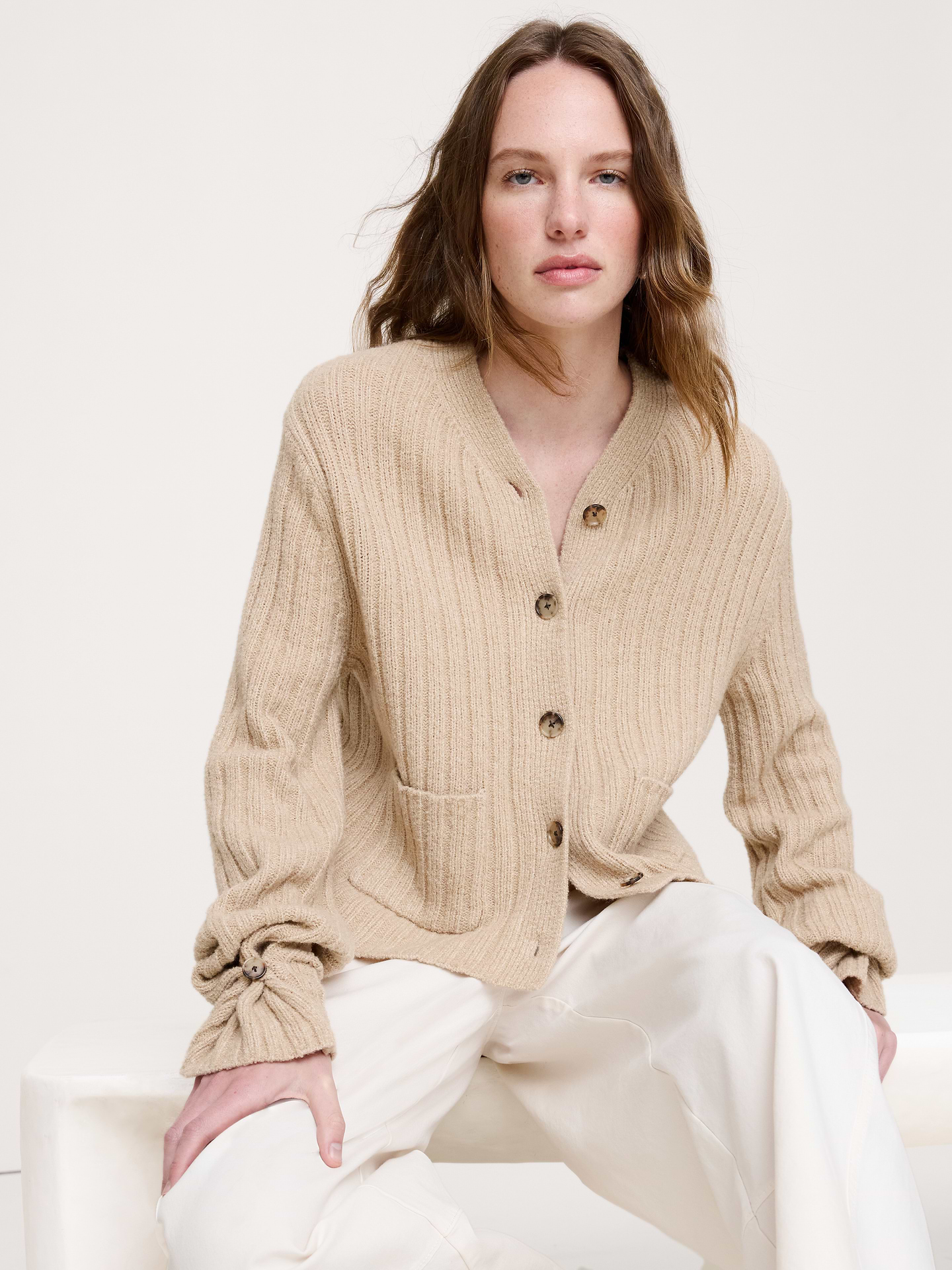 L'image numéro 1 présente Cardigan surdimensionné en tricot bouclé