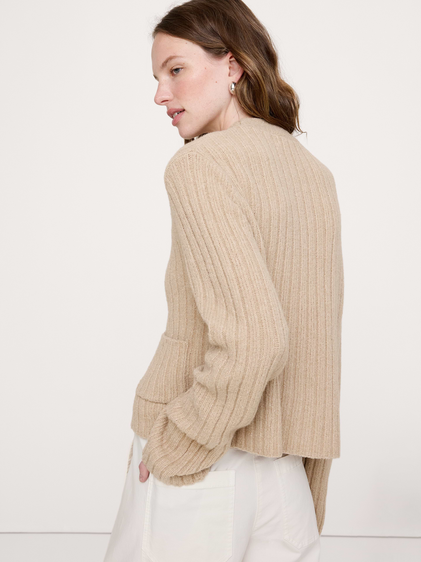 L'image numéro 3 présente Cardigan surdimensionné en tricot bouclé