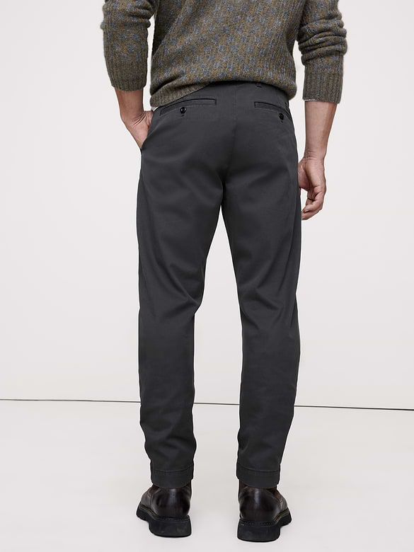 Chino rodé athlétique