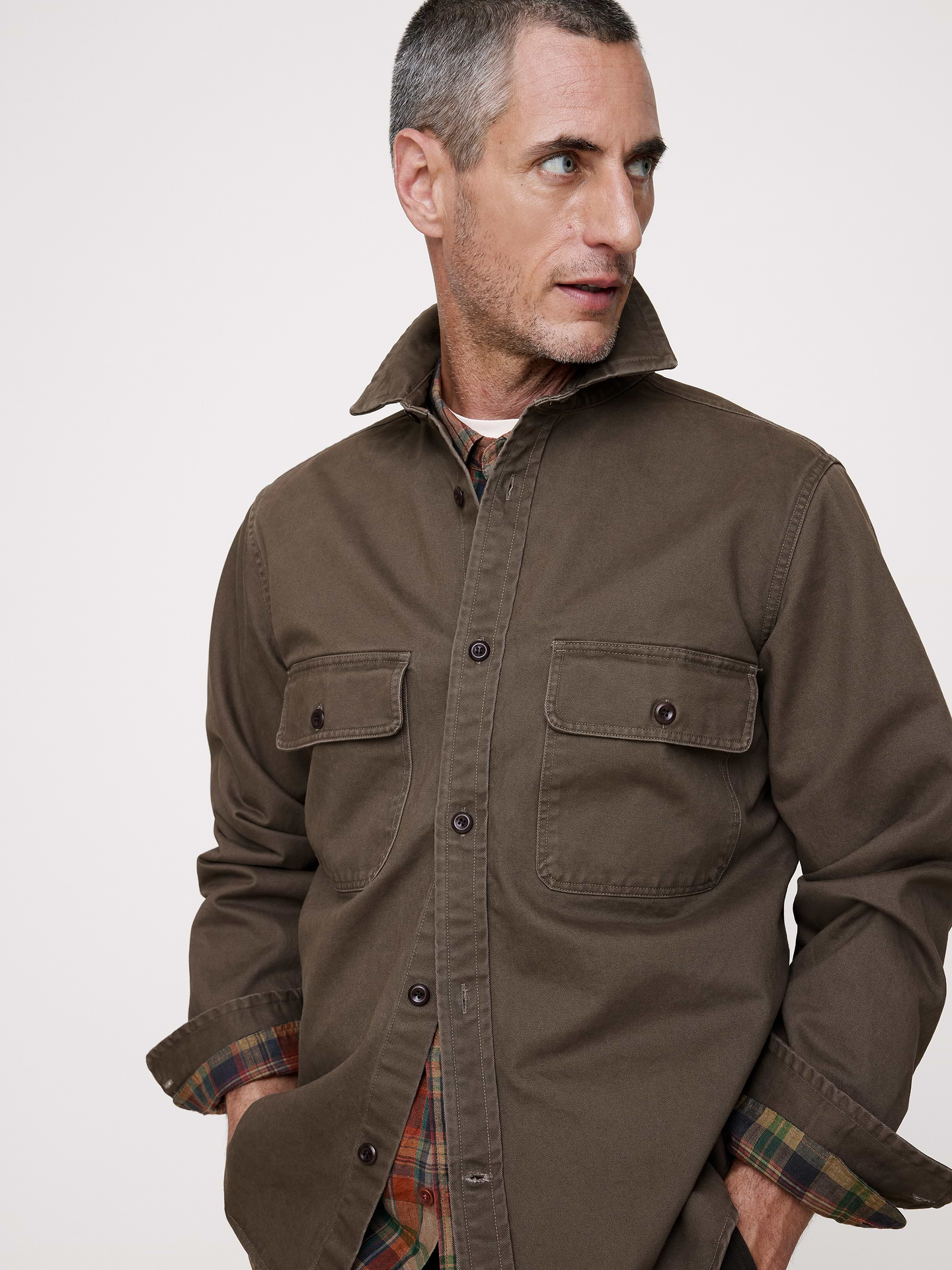 L'image numéro 4 présente Veste-chemise en sergé de coton