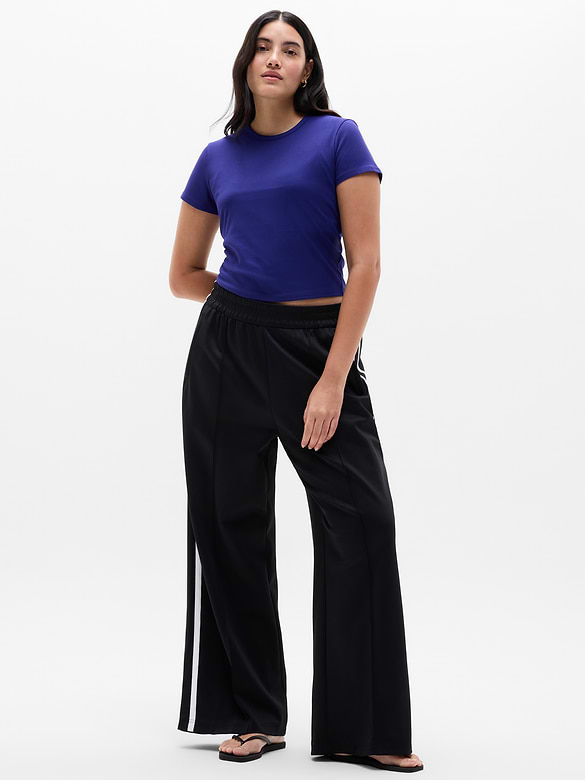 Signature Rib Crop Tee