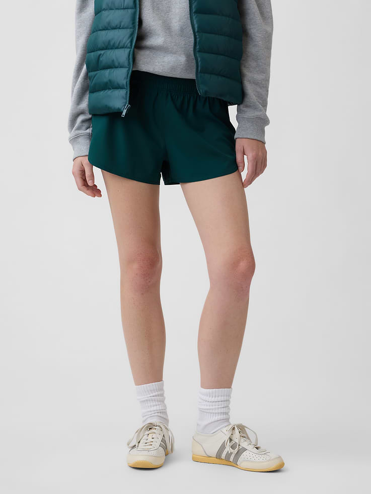 Image number 3 showing, GapFit 3" Mid Rise Runaround Shorts
