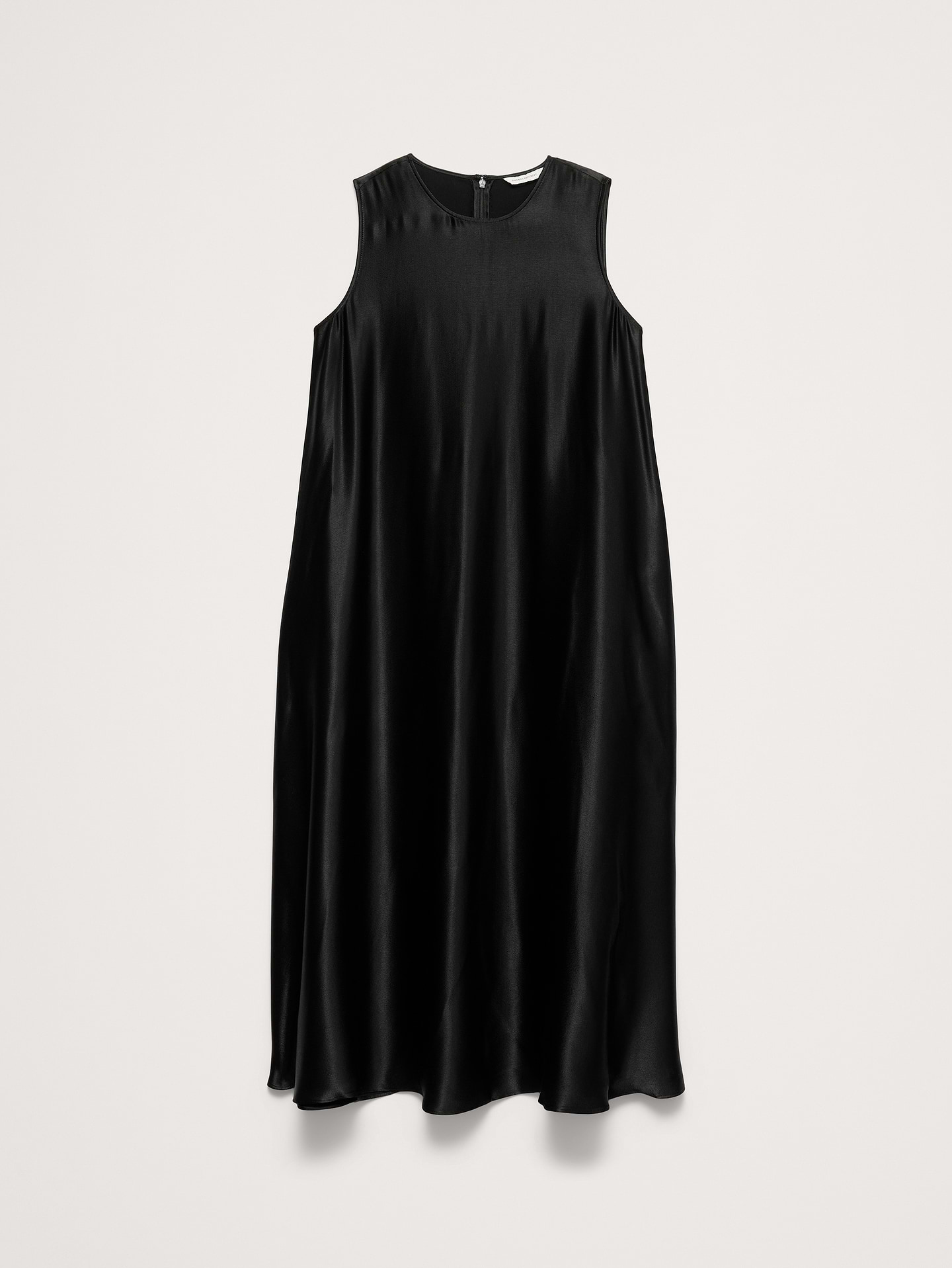 L'image numéro 4 présente Robe trapèze sans manches en satin italien